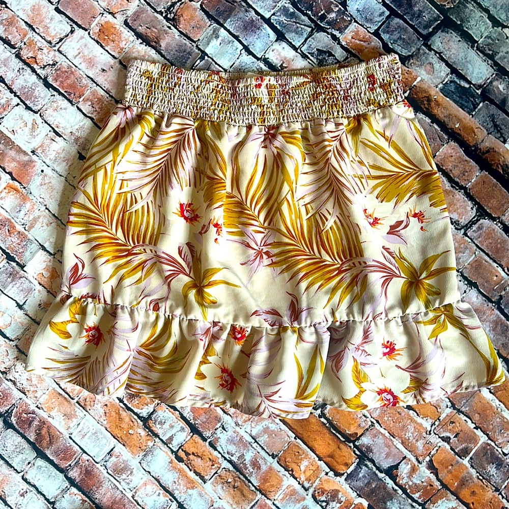 🌸June and Hudson floral midi skirt- L💕